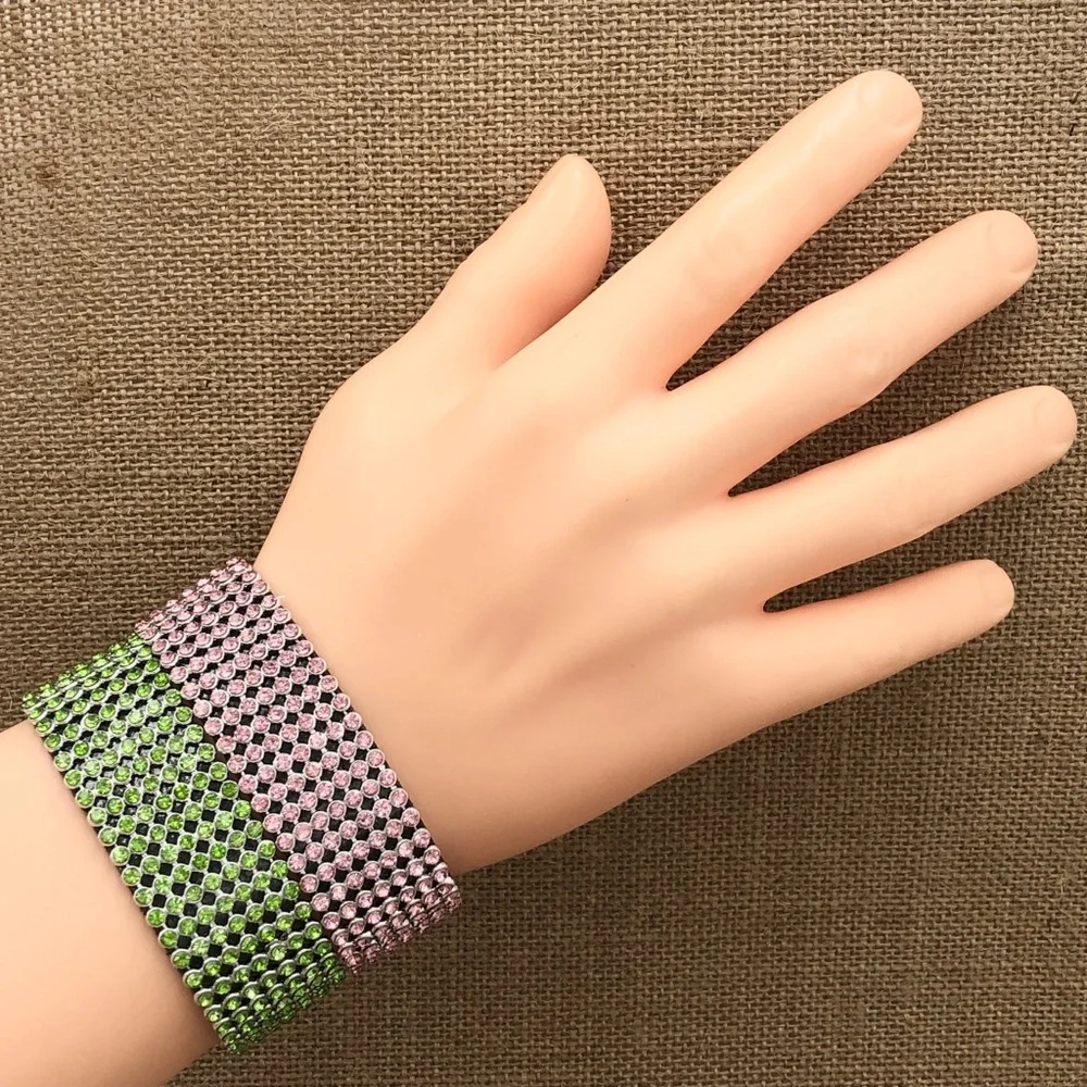 🌼 Rhinestone Strap Magnetic Bracelet